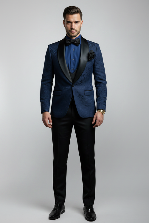 Adrián traje azul pose 3