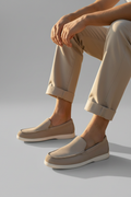 Mario beige escalones - fondo gris