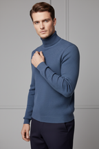 Raúl - Azul pose 1
