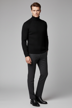 Raúl - Negro pose 1