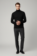 Raúl - Negro pose 2